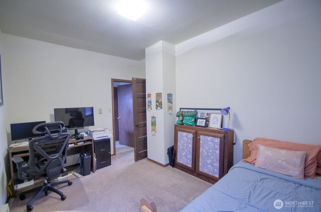 664 NW New York Avenue, Chehalis, WA 98532