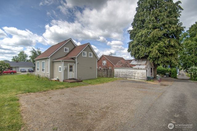 664 NW New York Avenue, Chehalis, WA 98532