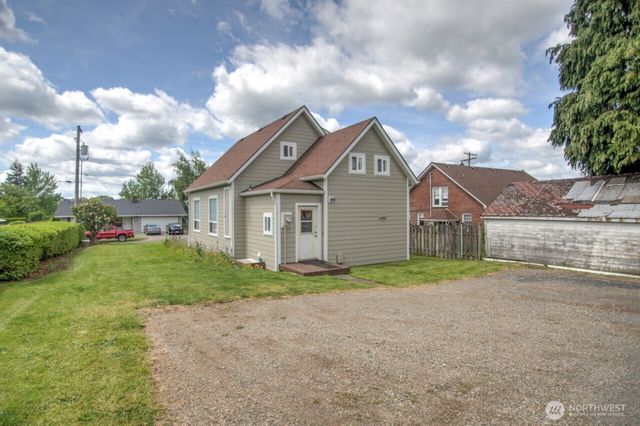 664 NW New York Avenue, Chehalis, WA 98532