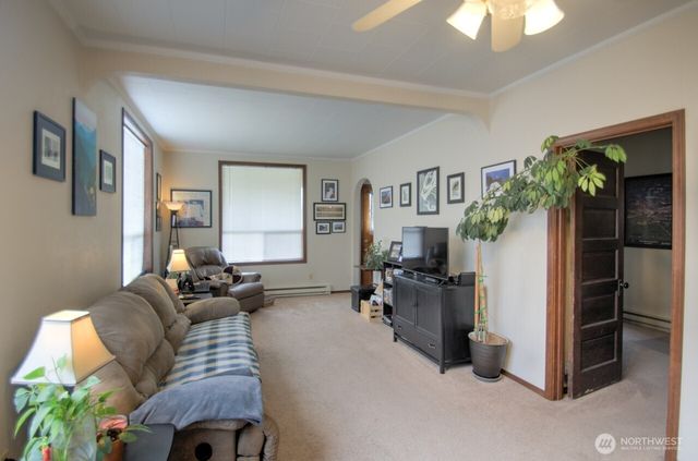 664 NW New York Avenue, Chehalis, WA 98532