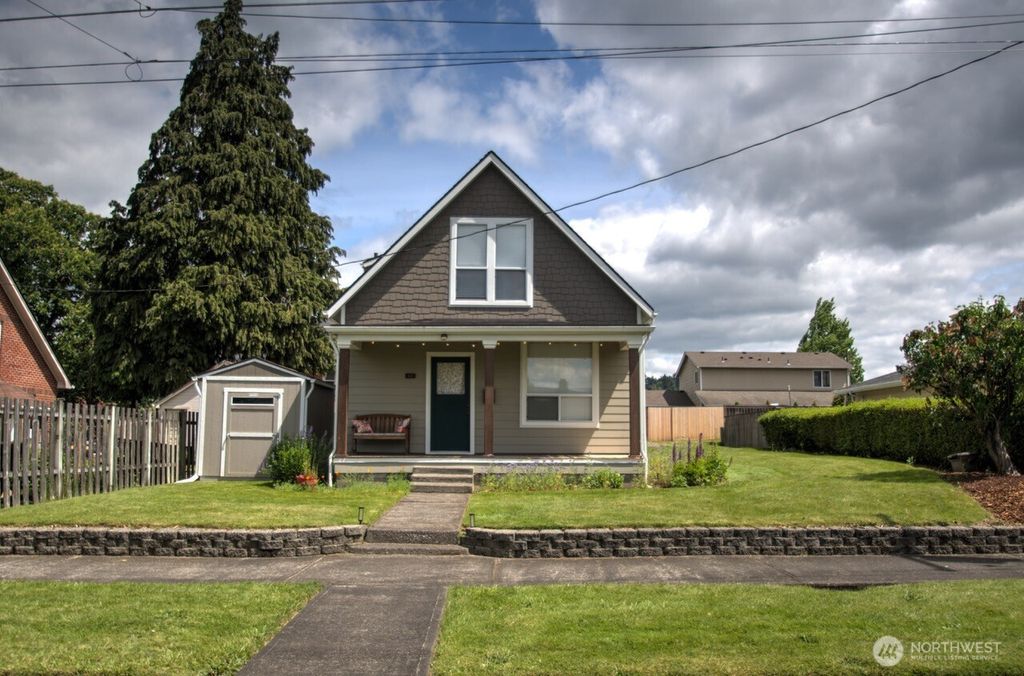 664 NW New York Avenue, Chehalis, WA 98532