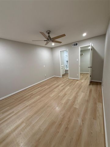 9797 Leawood Boulevard 804, Houston, TX 77099