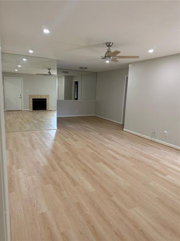 9797 Leawood Boulevard 804, Houston, TX 77099