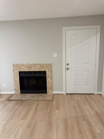 9797 Leawood Boulevard 804, Houston, TX 77099