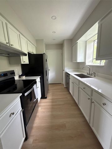 9797 Leawood Boulevard 804, Houston, TX 77099