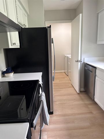 9797 Leawood Boulevard 804, Houston, TX 77099