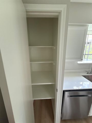 9797 Leawood Boulevard 804, Houston, TX 77099