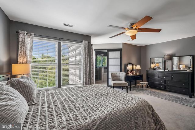 7025 MANAHOAC PL, Gainesville, VA 20155