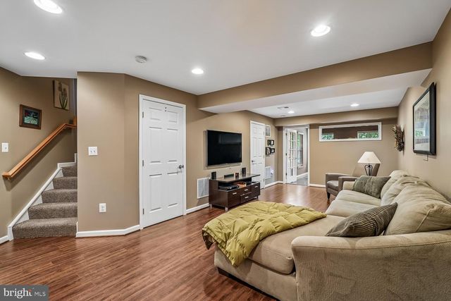 7025 MANAHOAC PL, Gainesville, VA 20155