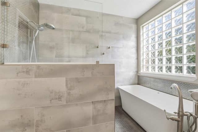 3011 Brook Shore Court, Houston, TX 77345