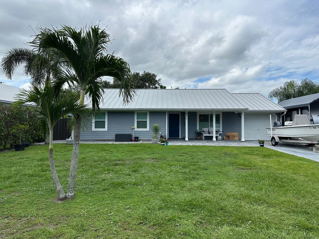 916 SE 5th Street, Stuart, FL 34994