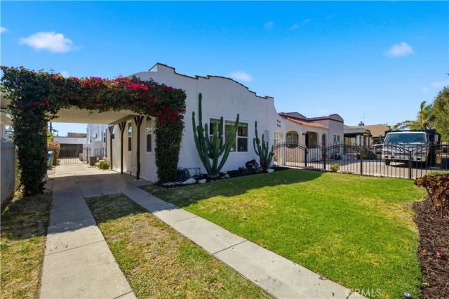 4167 Denker, Los Angeles, CA 90062