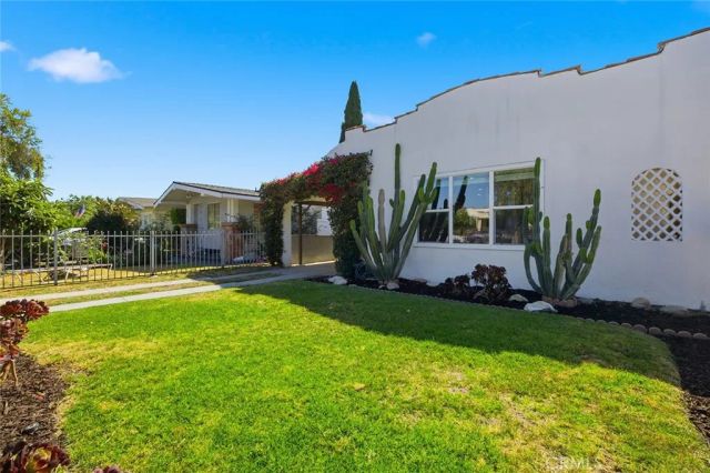 4167 Denker, Los Angeles, CA 90062