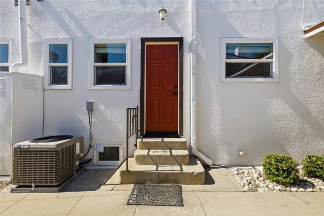 4167 Denker, Los Angeles, CA 90062