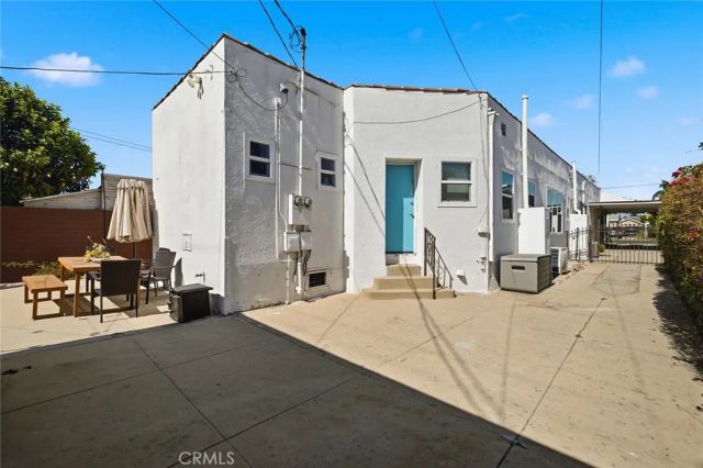 4167 Denker, Los Angeles, CA 90062