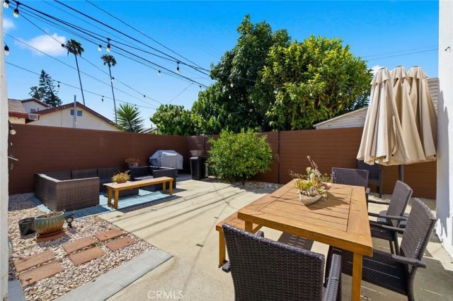 4167 Denker, Los Angeles, CA 90062