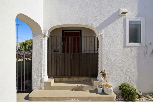 4167 Denker, Los Angeles, CA 90062