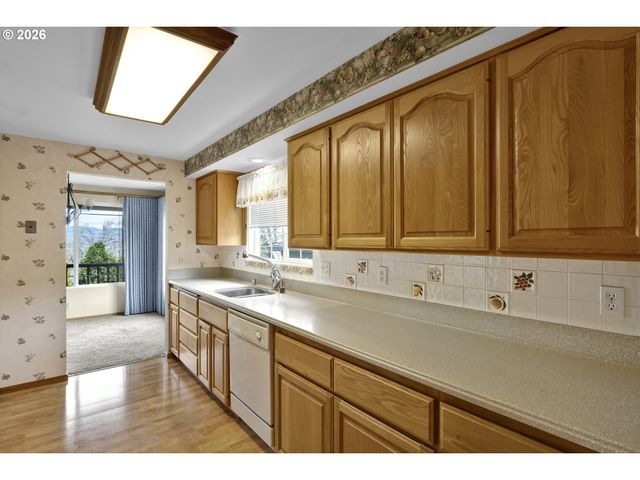 2225 W 28TH Ave, Eugene, OR 97405