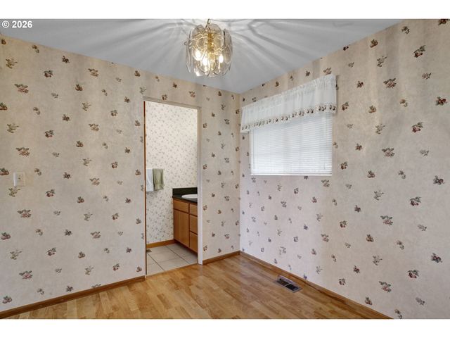 2225 W 28TH Ave, Eugene, OR 97405