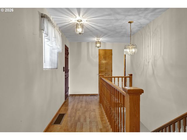 2225 W 28TH Ave, Eugene, OR 97405