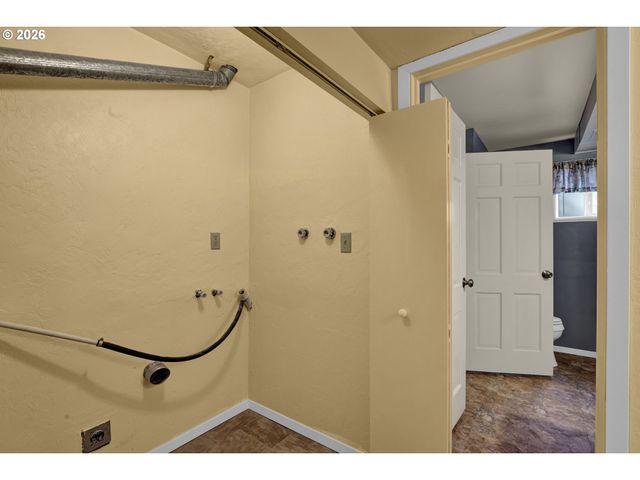 2225 W 28TH Ave, Eugene, OR 97405