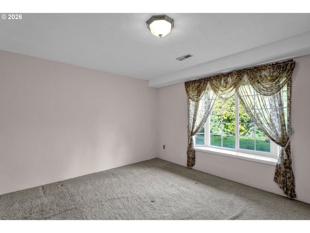 2225 W 28TH Ave, Eugene, OR 97405