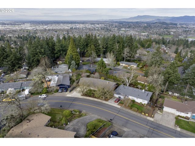 2225 W 28TH Ave, Eugene, OR 97405