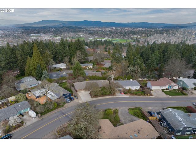 2225 W 28TH Ave, Eugene, OR 97405