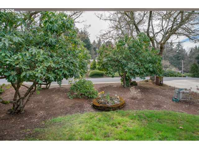 2225 W 28TH Ave, Eugene, OR 97405