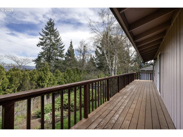 2225 W 28TH Ave, Eugene, OR 97405