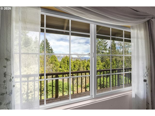 2225 W 28TH Ave, Eugene, OR 97405