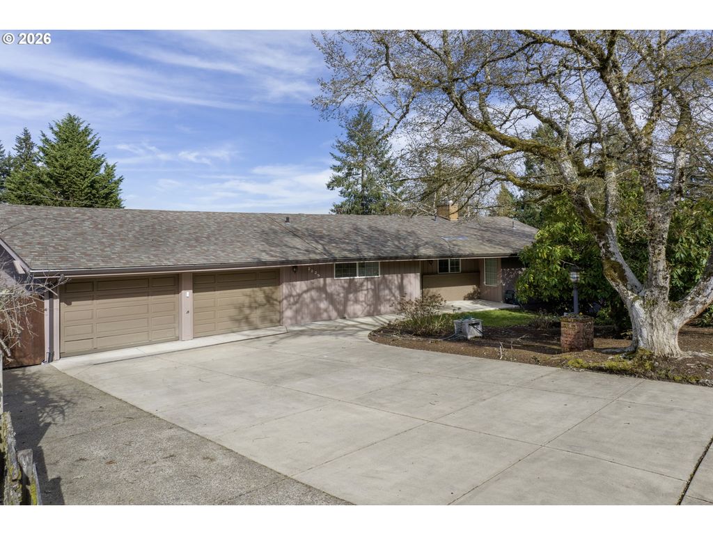 2225 W 28TH Ave, Eugene, OR 97405