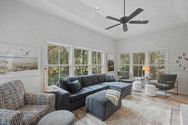 2 Narragansett Ln, Hilton Head Island, SC 29928