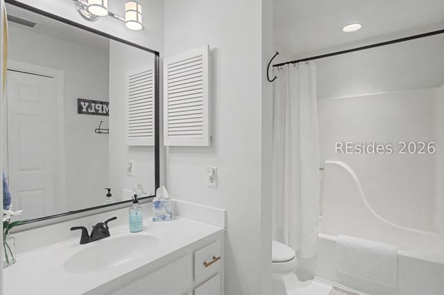 2 Narragansett Ln, Hilton Head Island, SC 29928