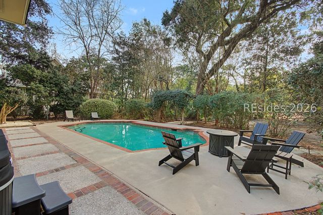 2 Narragansett Ln, Hilton Head Island, SC 29928