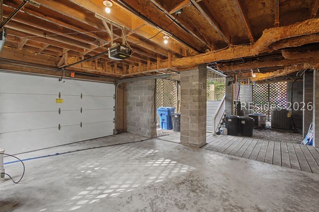 2 Narragansett Ln, Hilton Head Island, SC 29928