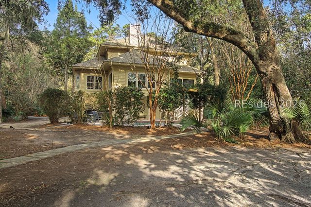 2 Narragansett Ln, Hilton Head Island, SC 29928