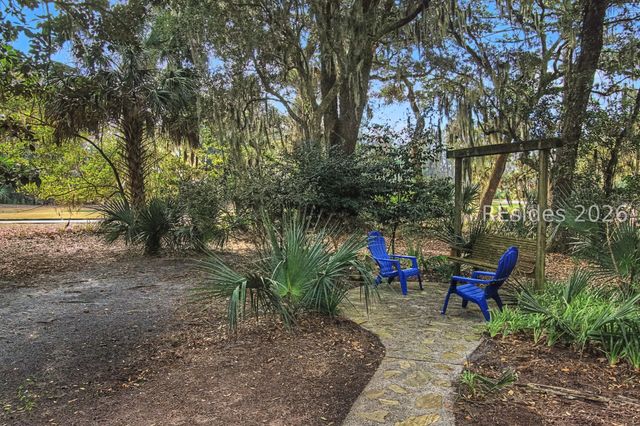 2 Narragansett Ln, Hilton Head Island, SC 29928