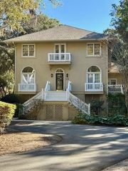 2 Narragansett Ln, Hilton Head Island, SC 29928