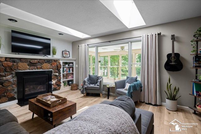 14297 Hickory Hill Drive, Woodstock Twp, MI 49253