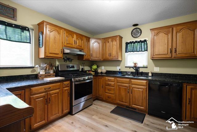 14297 Hickory Hill Drive, Woodstock Twp, MI 49253