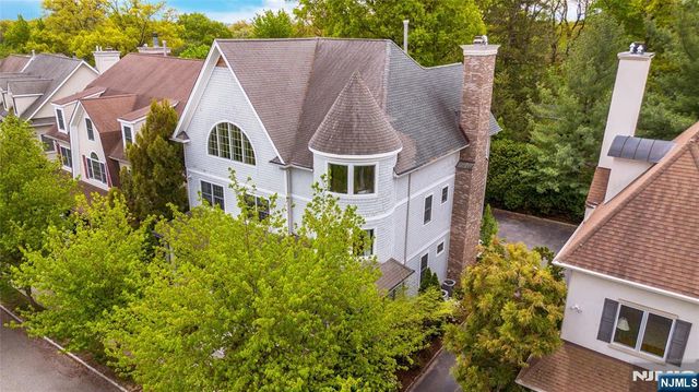 3 Christopher Court, Montclair, NJ 07042