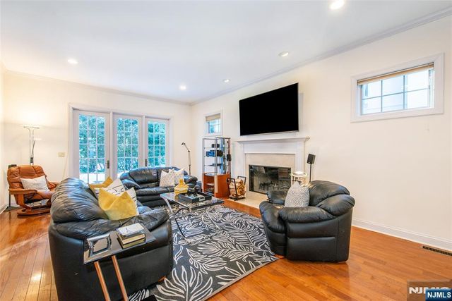 3 Christopher Court, Montclair, NJ 07042