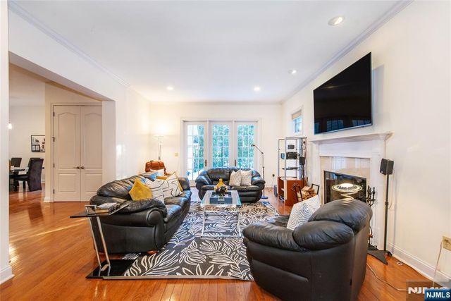 3 Christopher Court, Montclair, NJ 07042