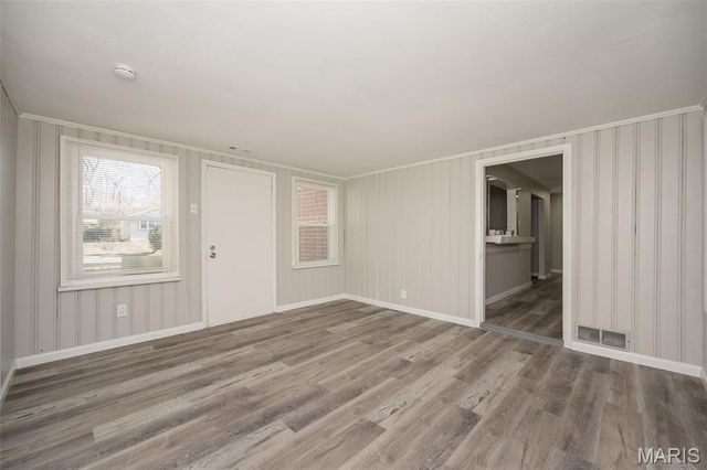 9813 Winkler Drive, St Louis, MO 63136