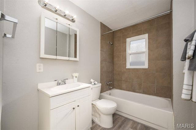 9813 Winkler Drive, St Louis, MO 63136