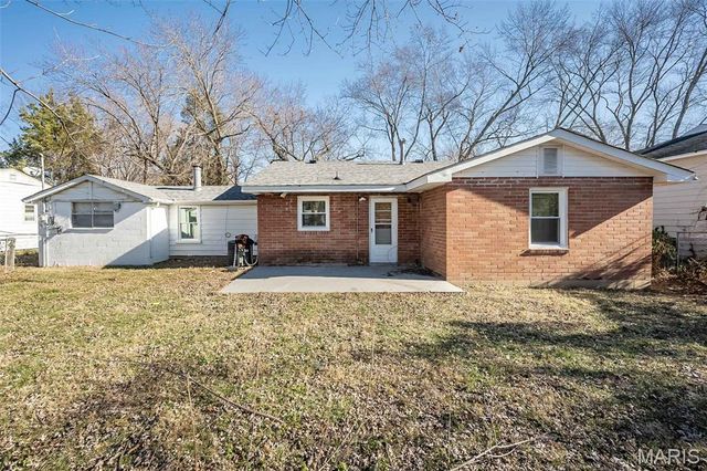 9813 Winkler Drive, St Louis, MO 63136