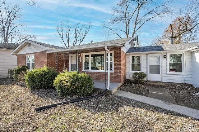 9813 Winkler Drive, St Louis, MO 63136