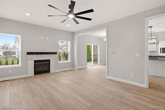 23397 Crescent Ridge Drive, New Boston, MI 48164