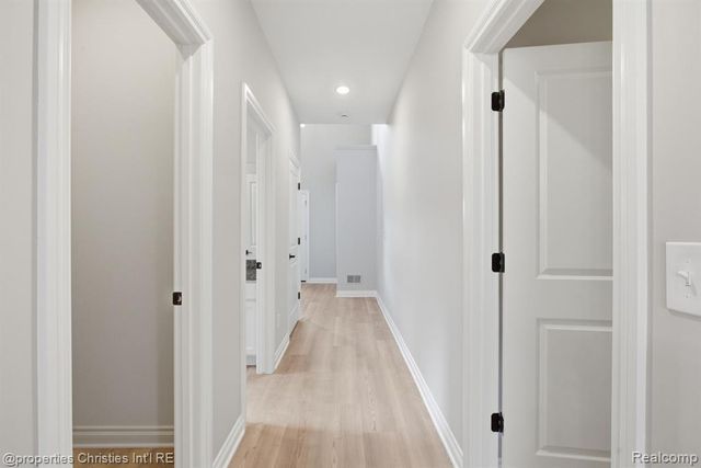 23397 Crescent Ridge Drive, New Boston, MI 48164